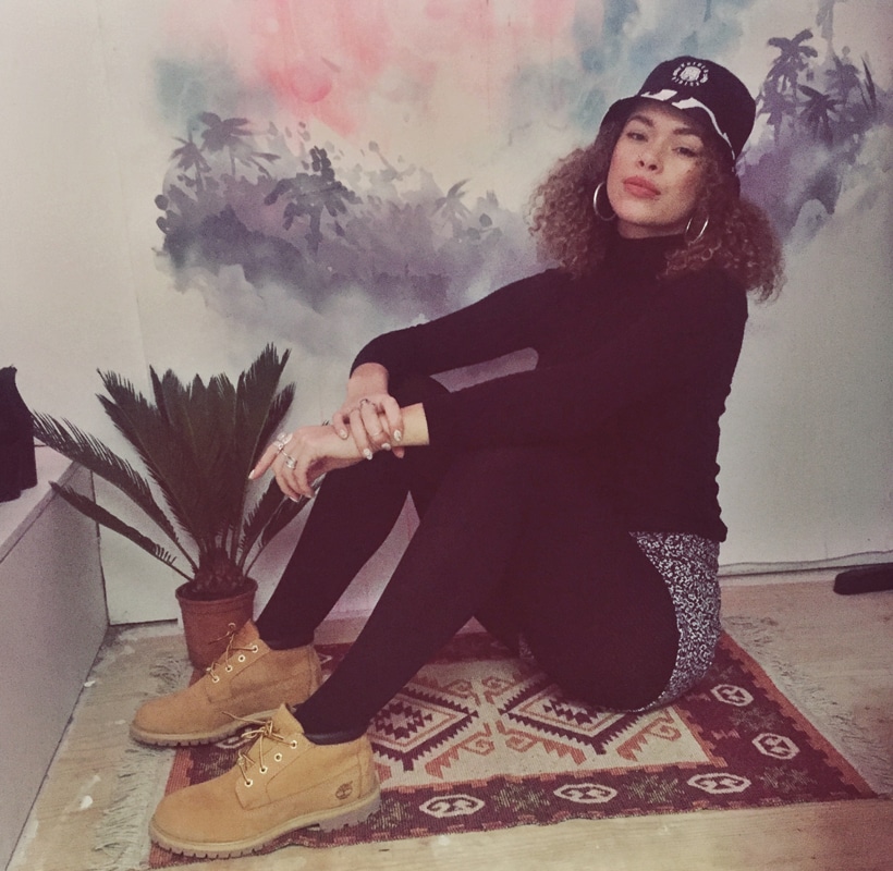 Emerald Lewis style