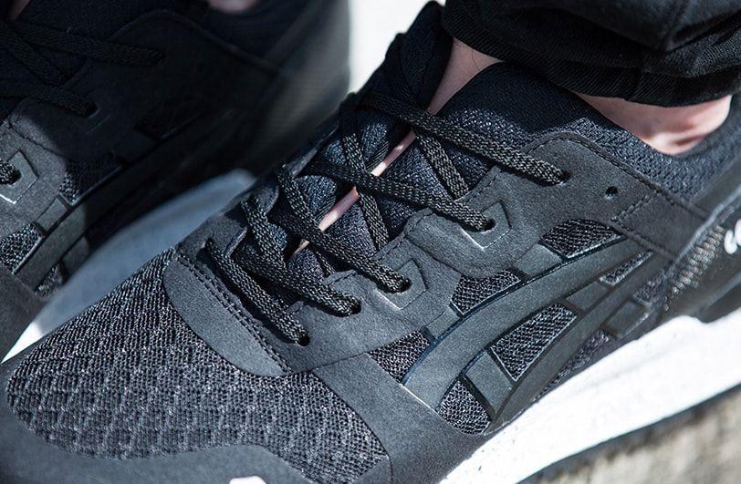 asics with split tongue