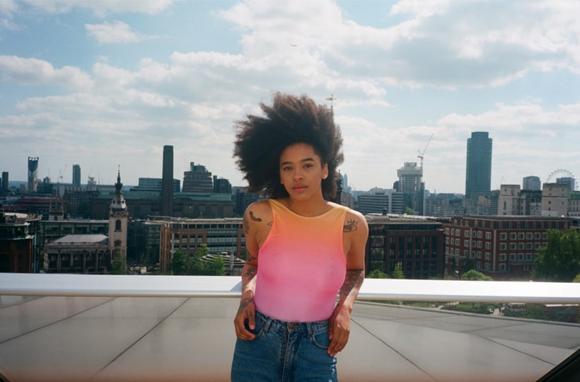 Pink top bridge shot