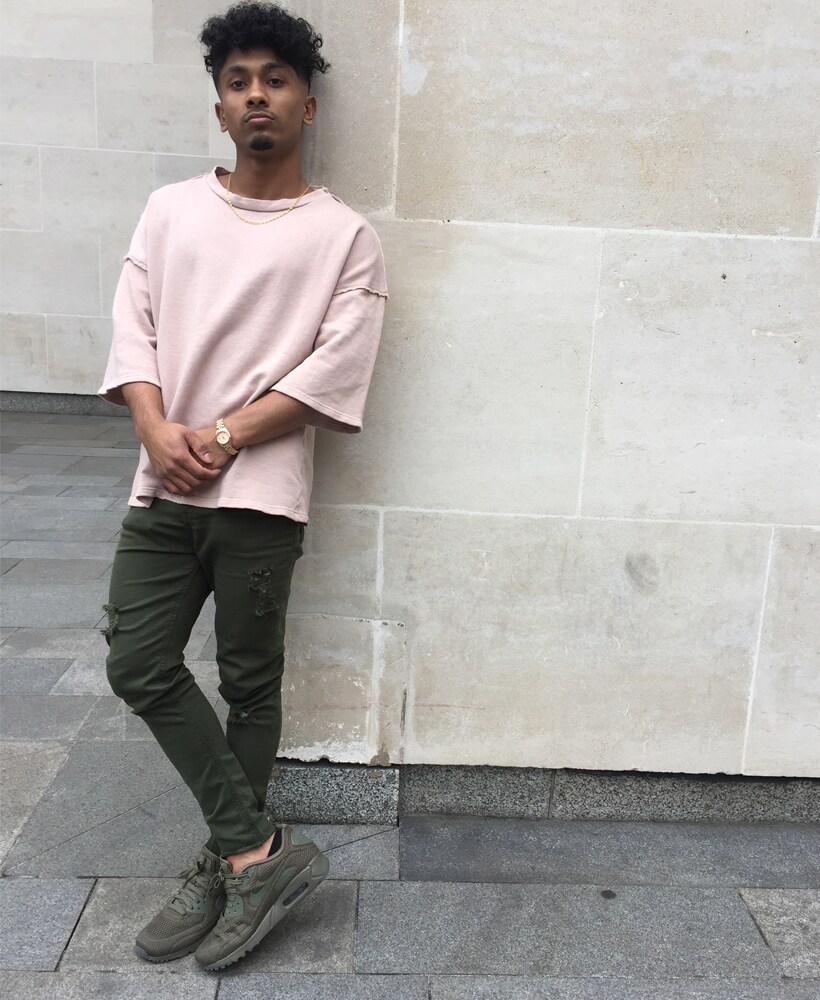 Myno full length shot