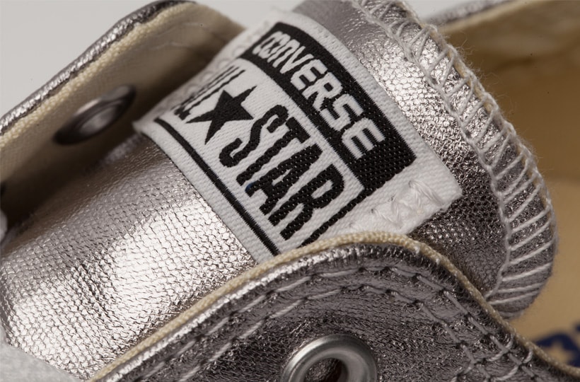 close-up-converse-metallic