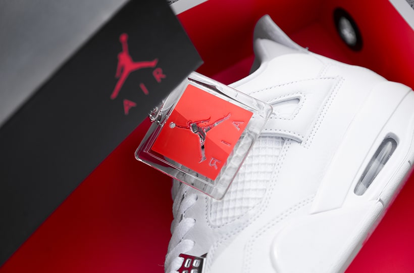 Air Jordan 4 Pure Money in box