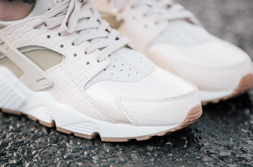 Nike Air Huarache Oatmeal