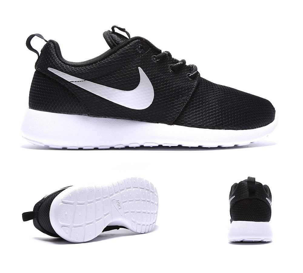 Nike Womens Roshe Run Trainer | Black / Metallic Platinum / White | Footasylum