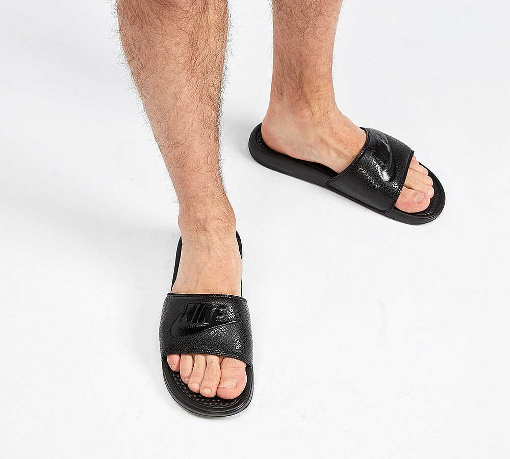 Nike benassi on feet hotsell