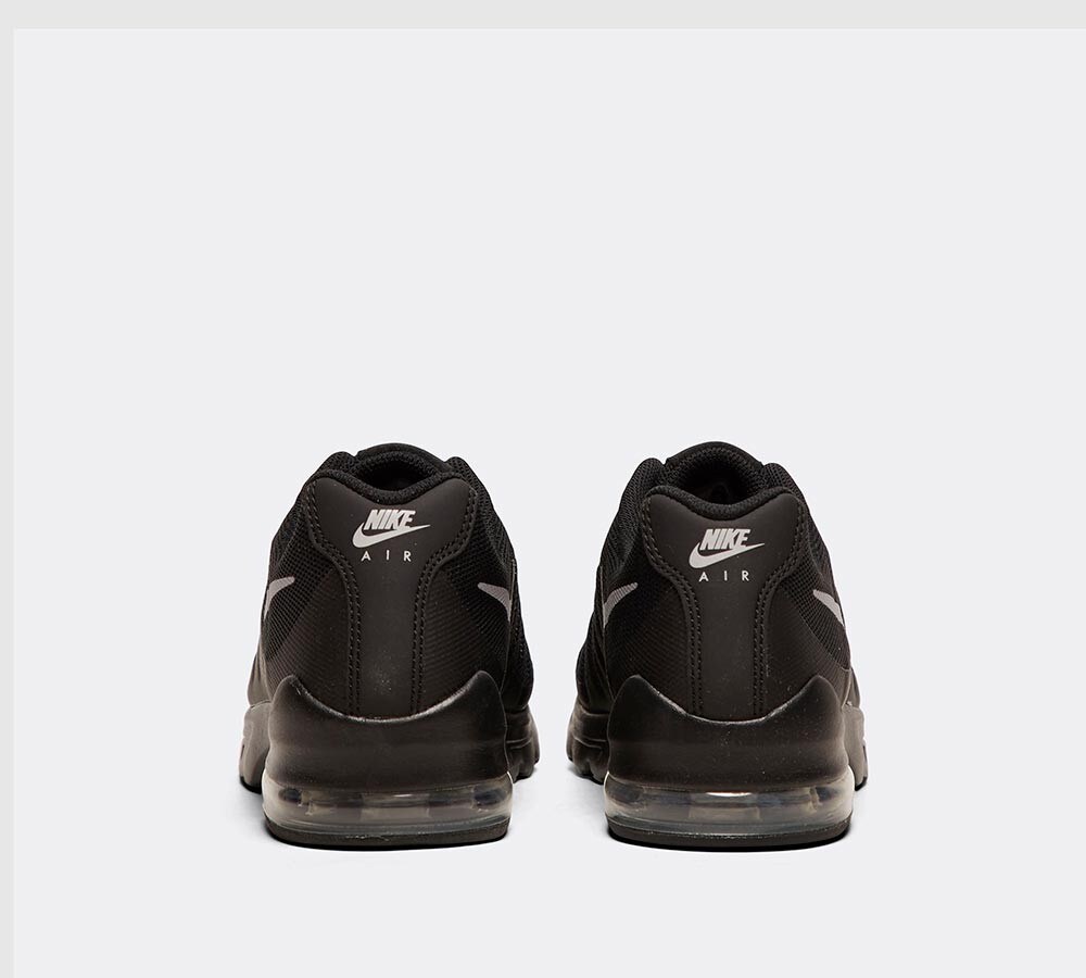 nike invigor black junior