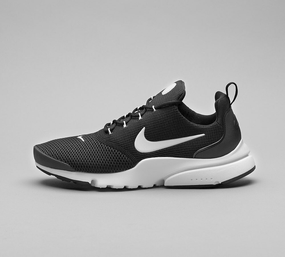 Nike Presto Fly Trainer | Black / White | Footasylum