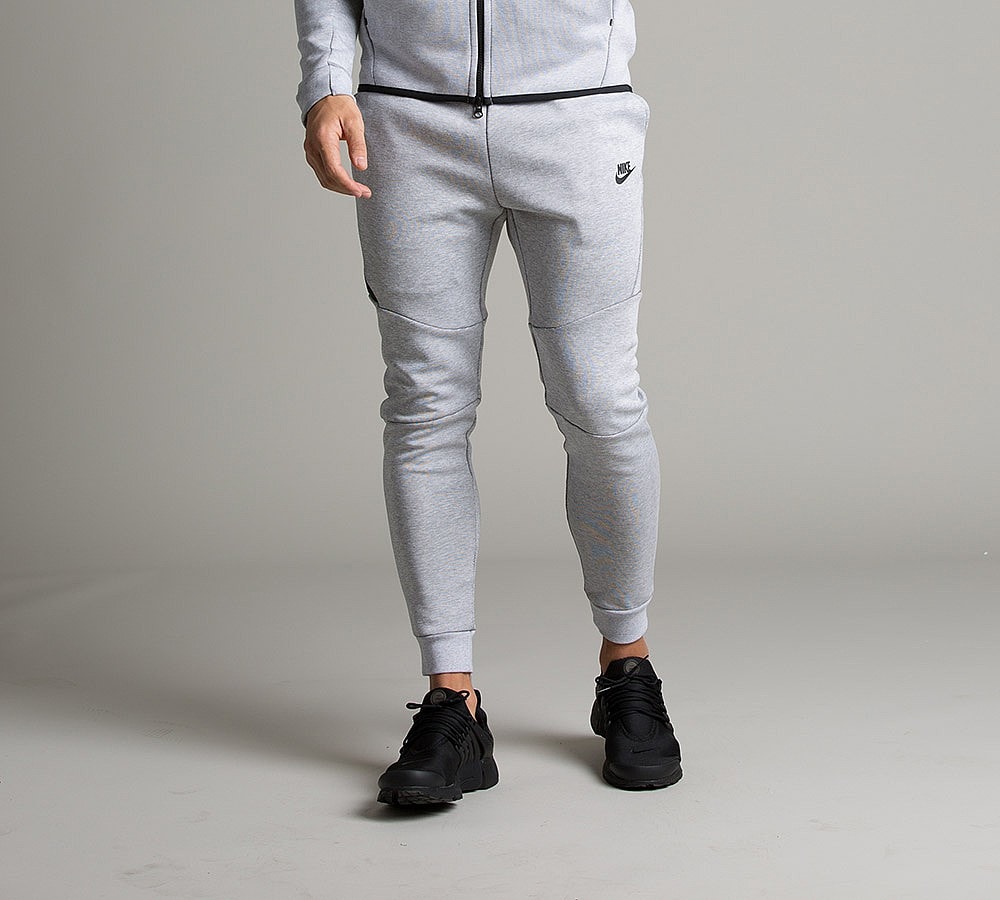 Nike Tech Fleece штаны черные
