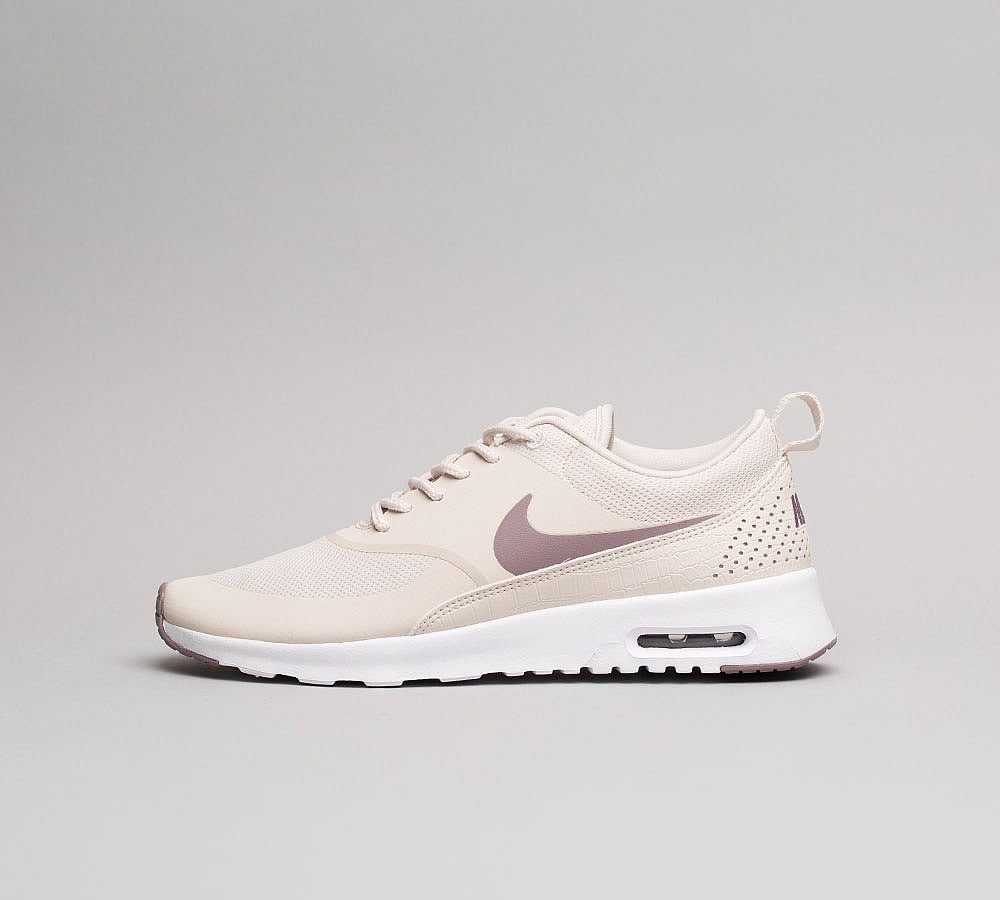 womens air max trainers