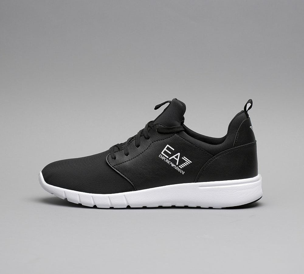 simple trainers mens