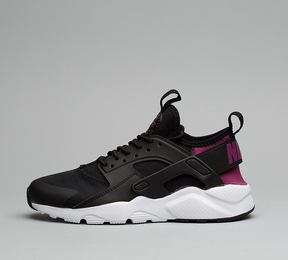 nike huarache run ultra black and white