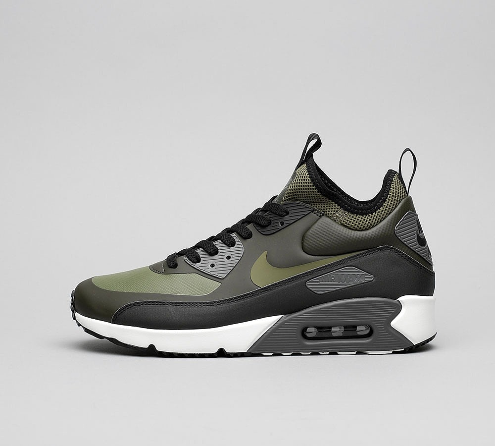 nike trainers winter
