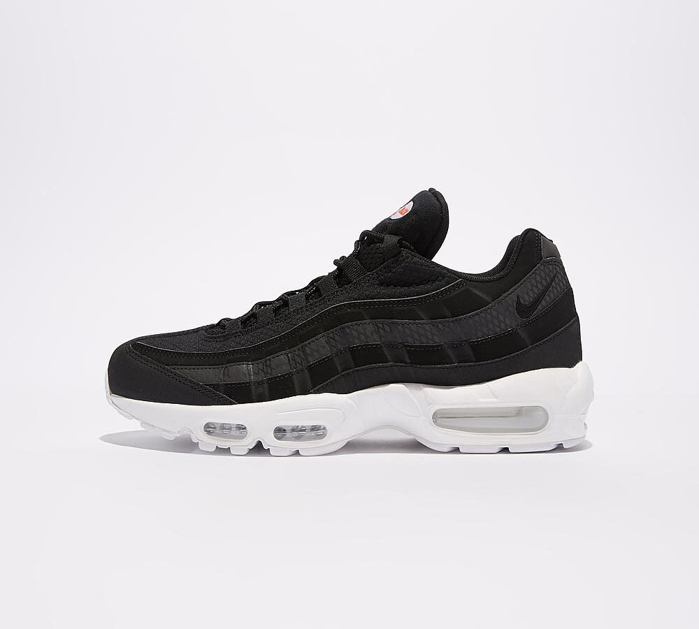 Nike Air Max 95 Premium SE Trainer | Black / 3M / White | Footasylum