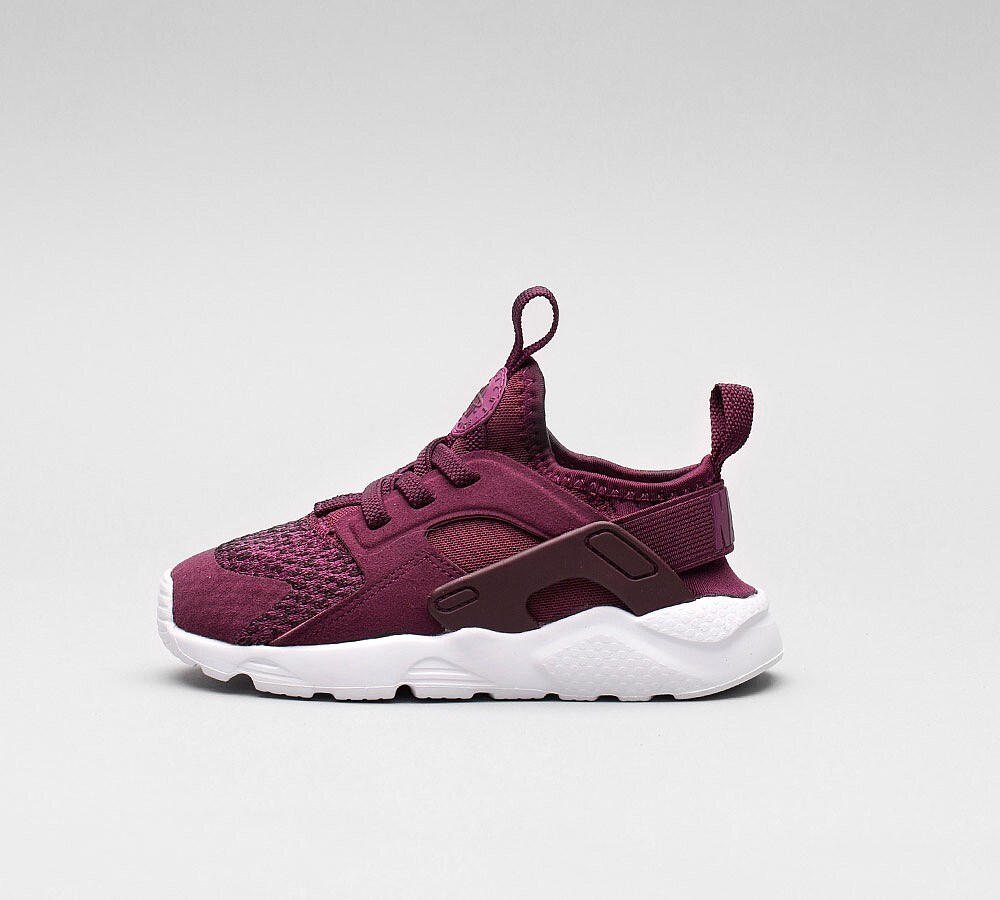 huarache run ultra on feet