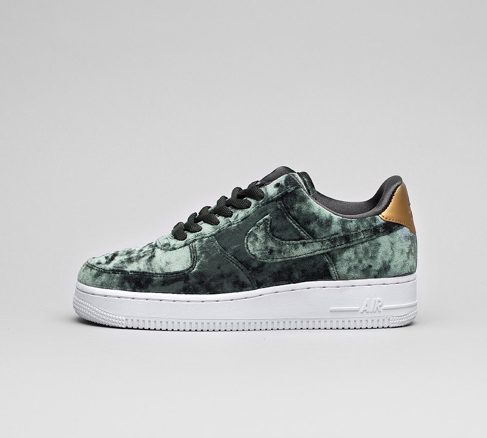 nike wmns air force 1 low 07 essential green paisley