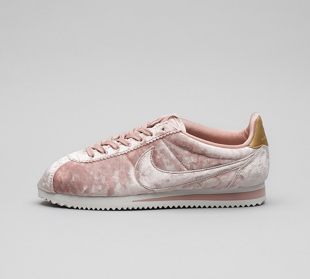 nike cortez velvet