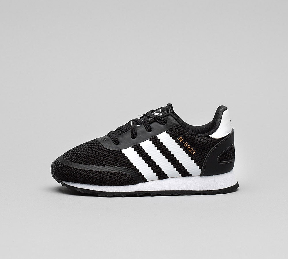 adidas originali cameretta n 5923, allenatore di footasylum nero / bianco adidas originali cameretta n 5923, allenatore di footasylum nero / bianco