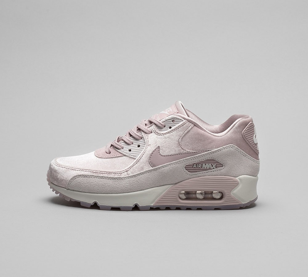 womens air max trainers