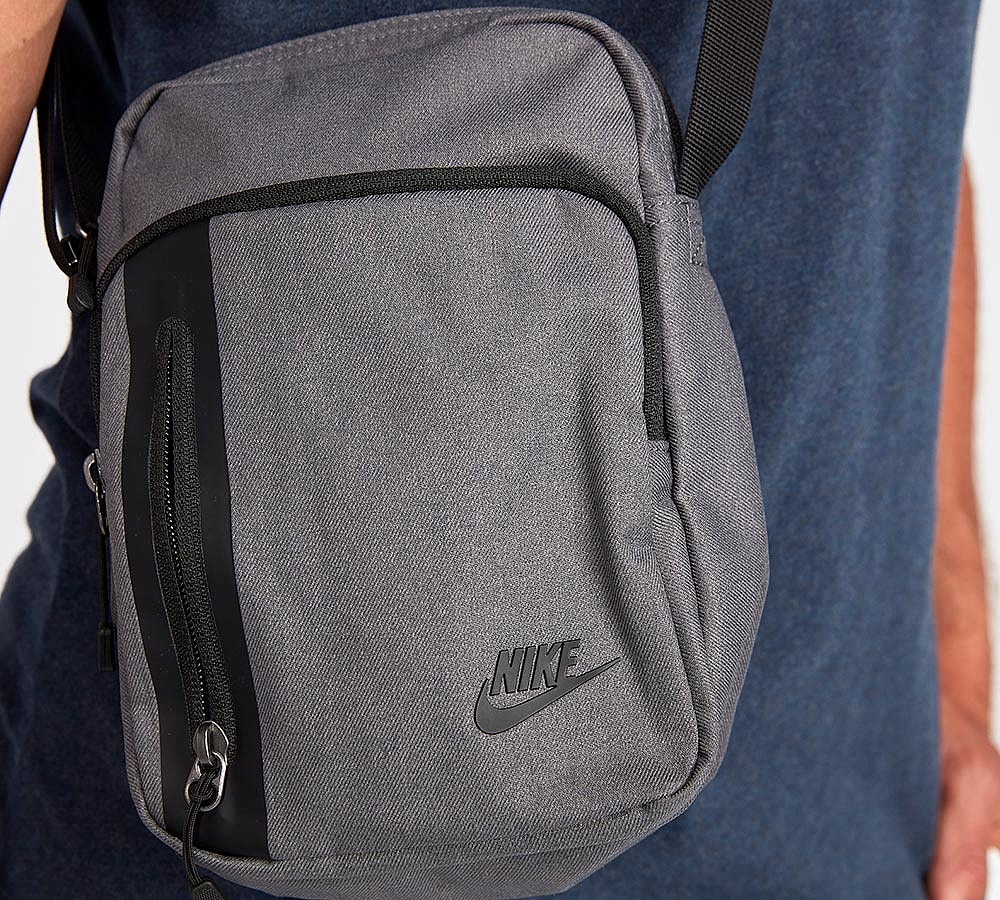 manbag nike