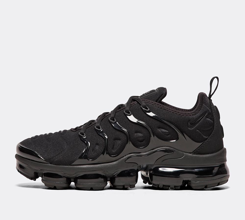 nike air vapormax trainers in black