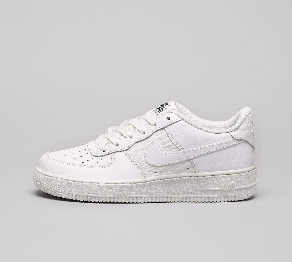 Nike Junior Air Force 1 LV8 Trainer | White / White / Black | Footasylum