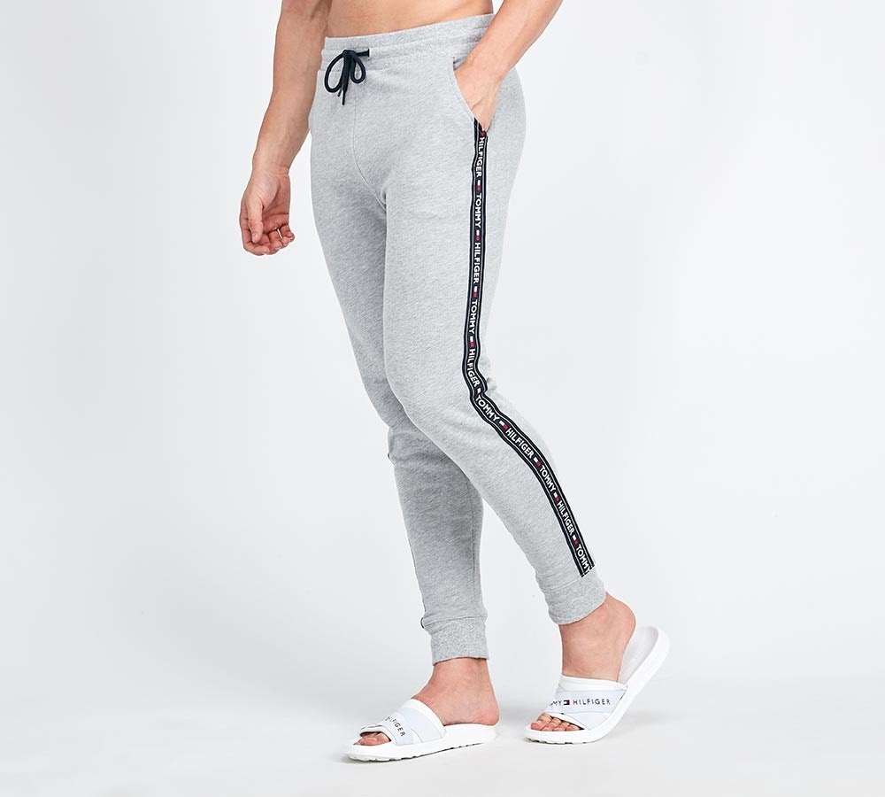 tommy hilfiger training pants