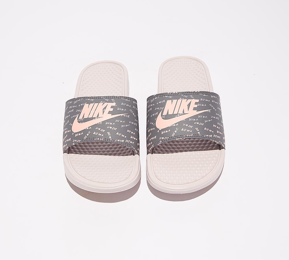 footasylum nike sliders