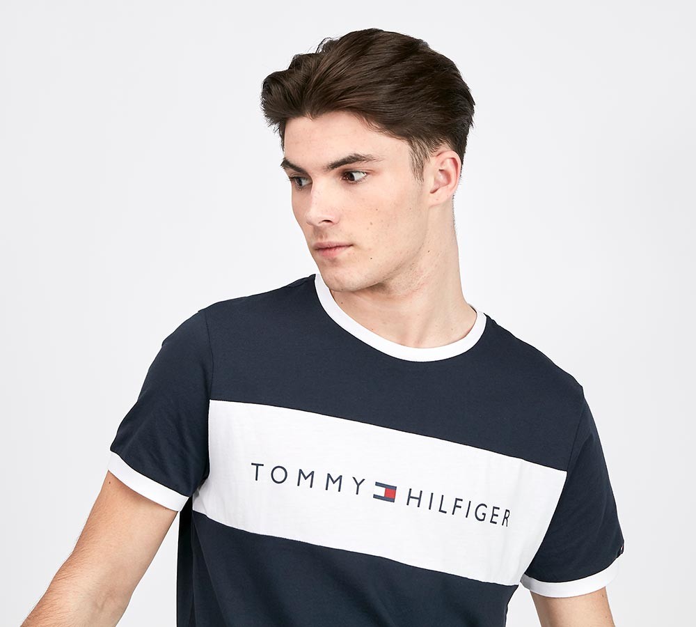 tommy hilfiger t shirt footasylum