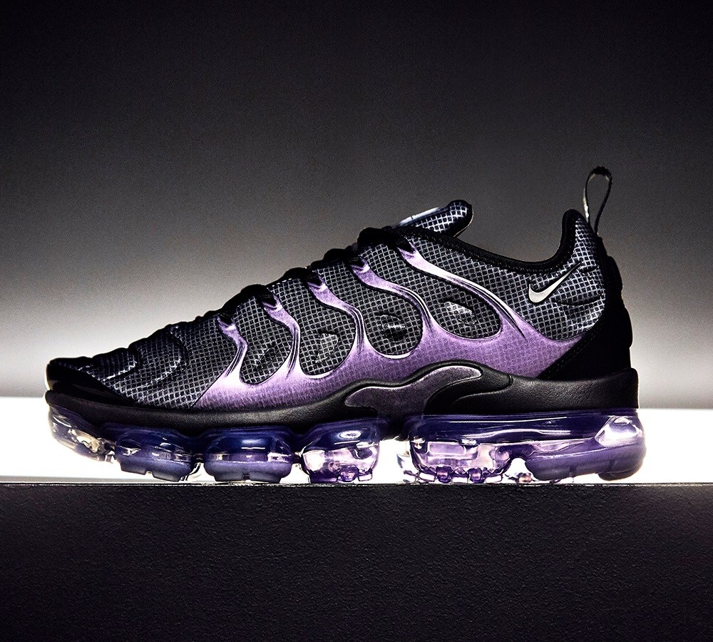 vapormax plus trainers