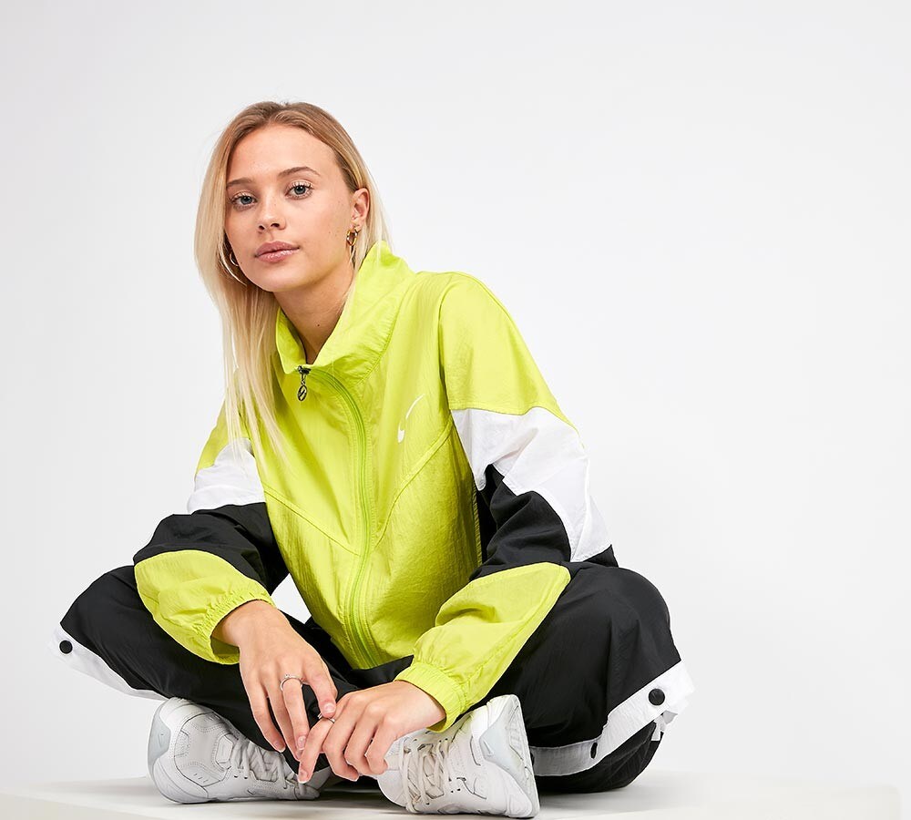 nike windrunner loose fit