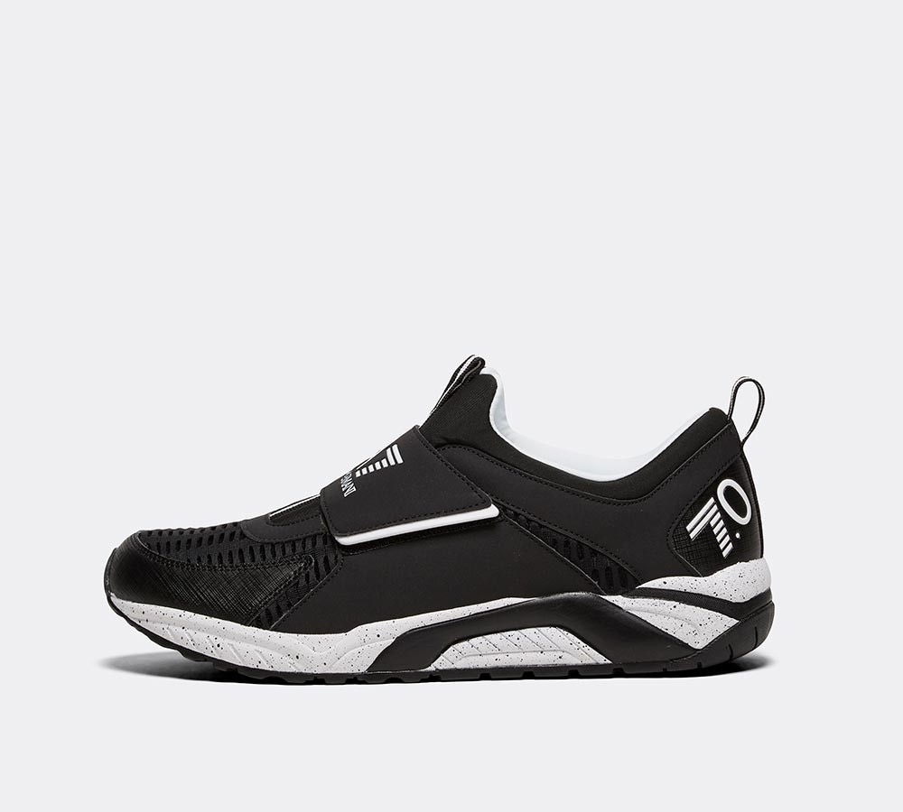 ea7 strap runner trainer