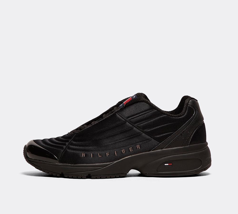 tommy hilfiger trainers black