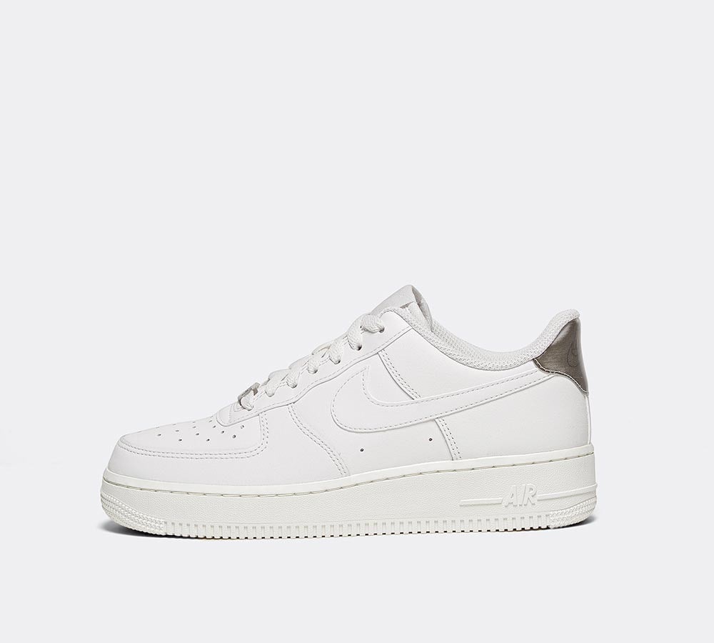 nike air force 1 07 trainers platinum tint summit white