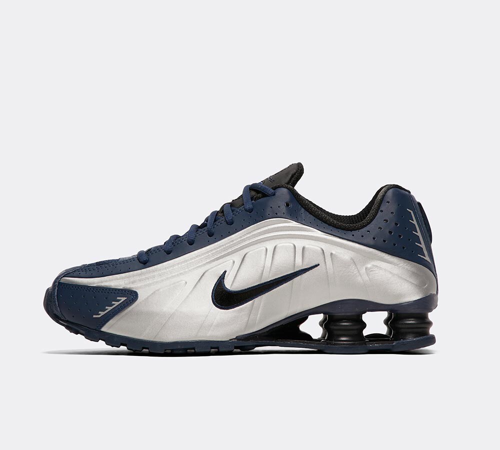 nike shox r4 trainers