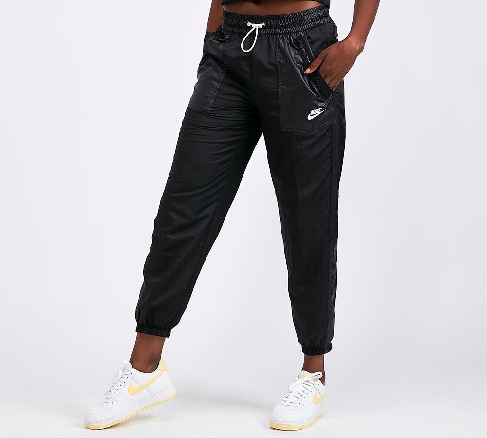 nike women's cargo pants
