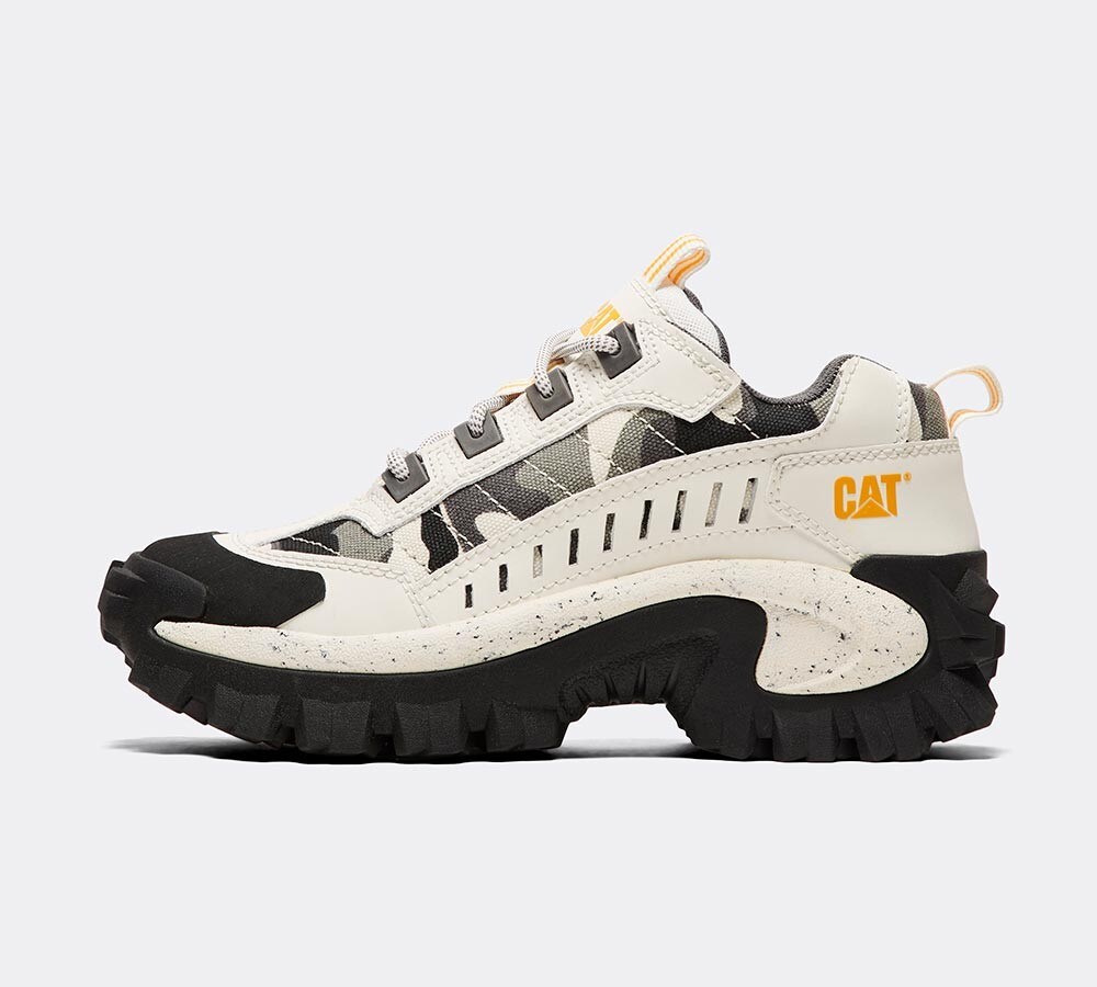white trainers footasylum