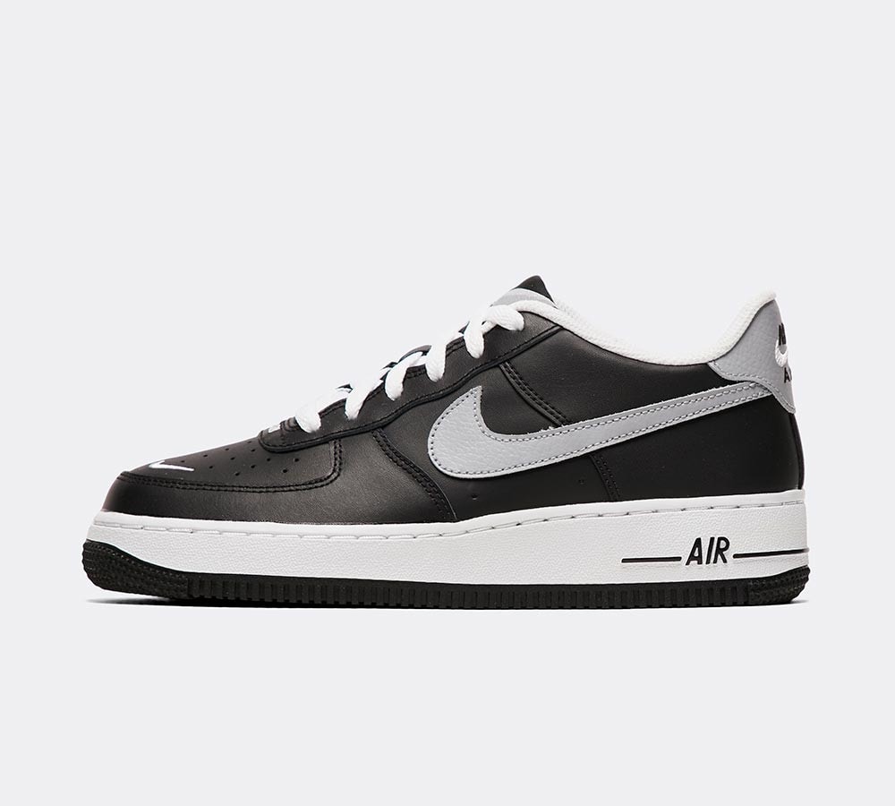 air force black trainers