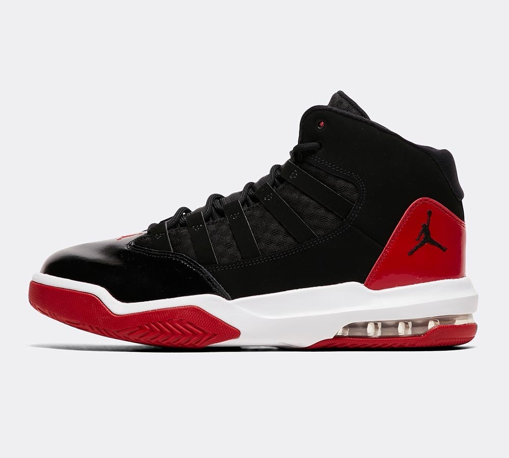 jordan max aura black and red junior