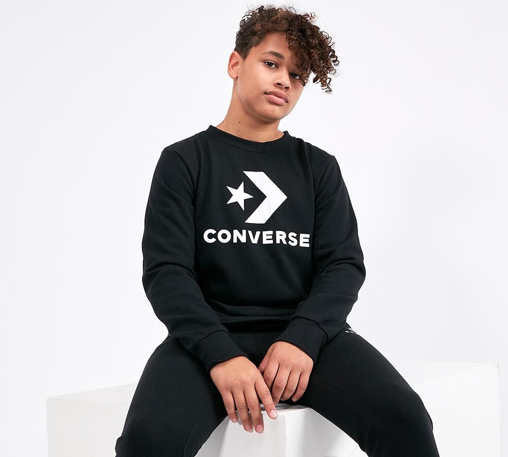 t shirt with converse around neck