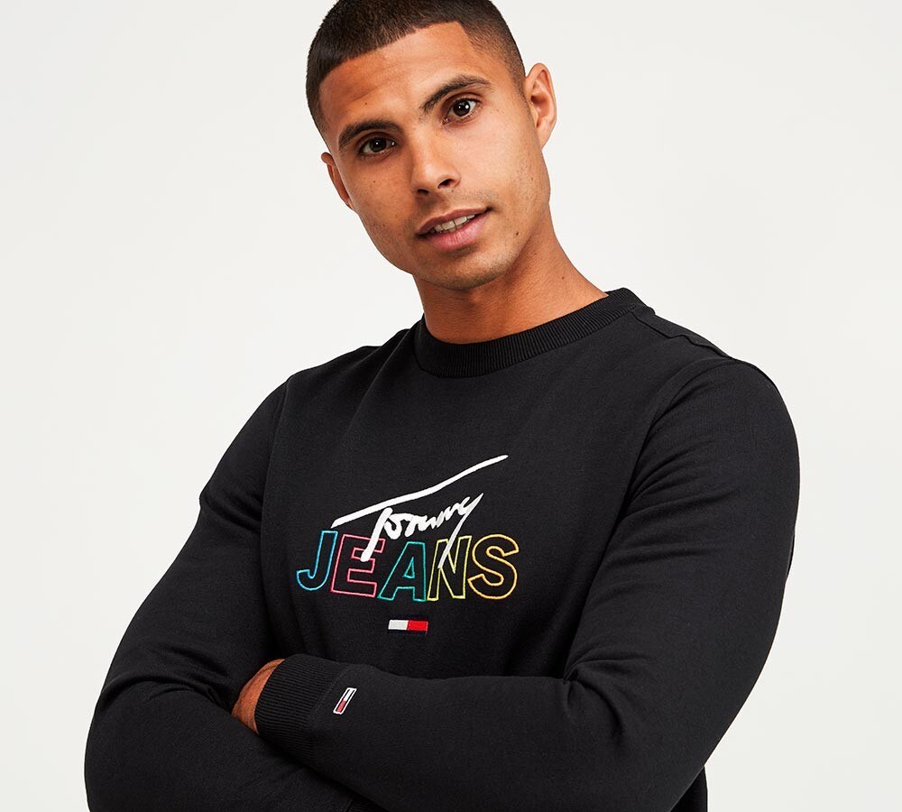 tommy jeans black sweatshirt