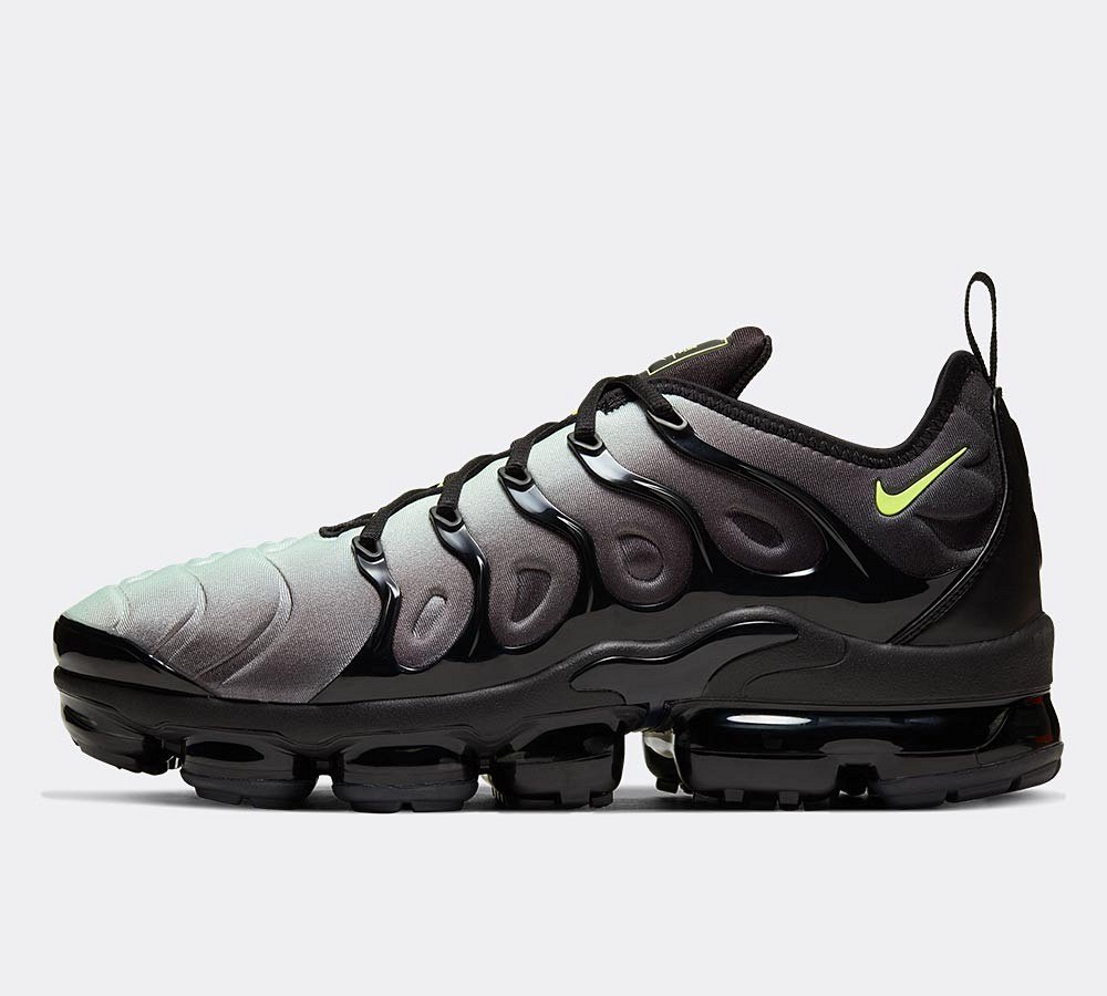 vapormax plus junior size 4