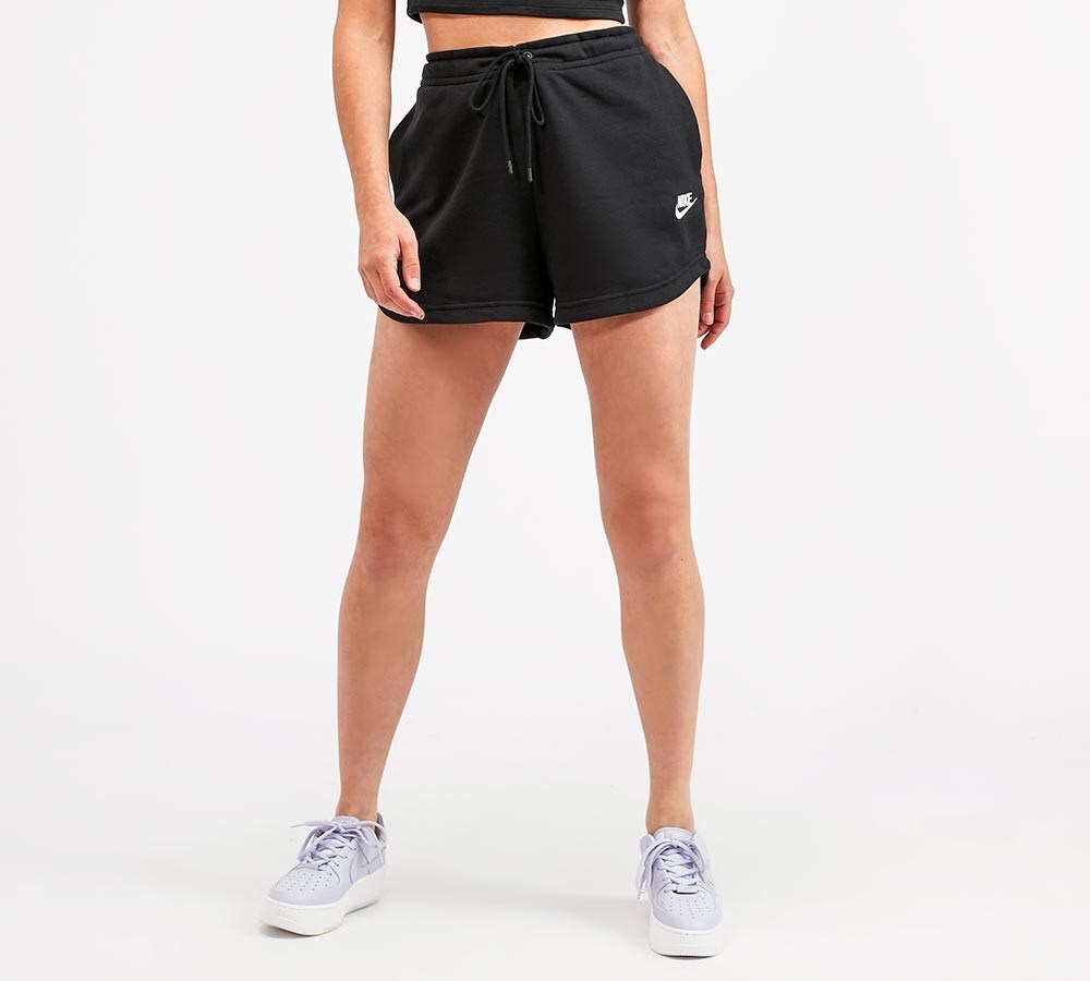 nike womens shorts pockets