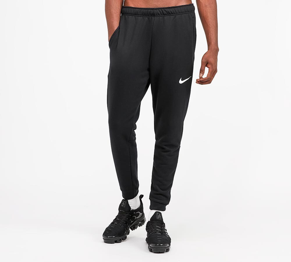 nike slim fit joggers black