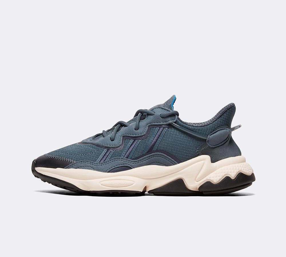 junior ozweego white