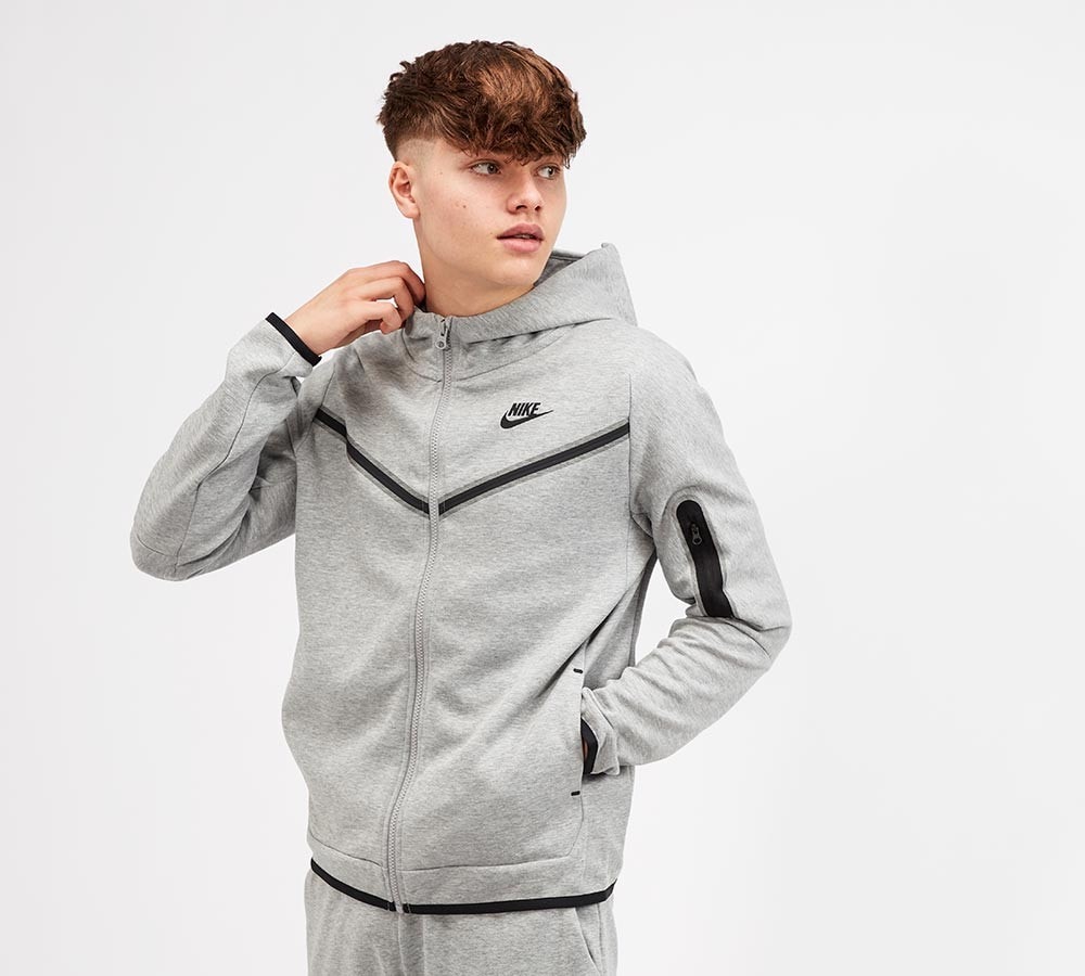 nike tech hoodie junior