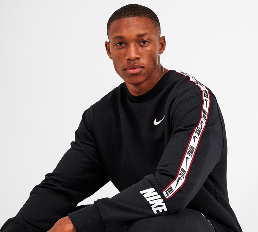 nike repeat crew sweatshirt