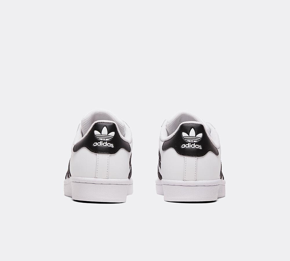 Stan smith deals shoes footasylum
