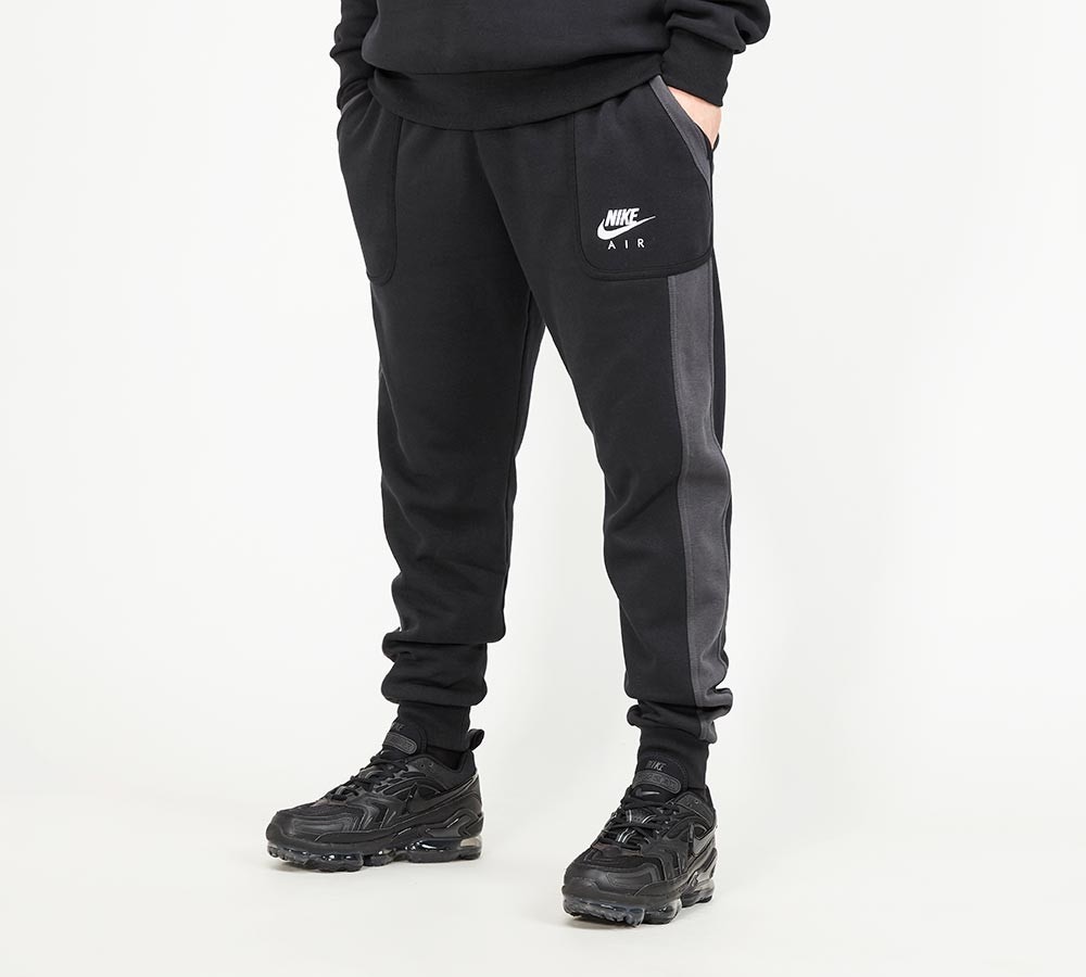 black nike air joggers