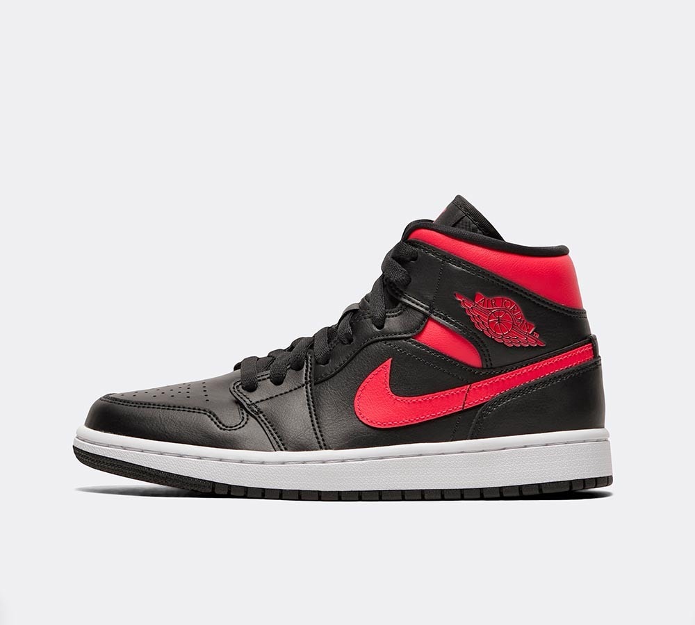 nike air jordan 1 mid trainers in black and red