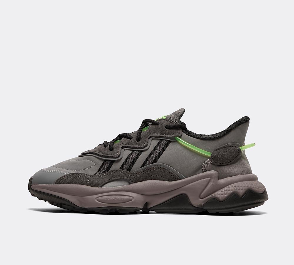 ozweego black junior